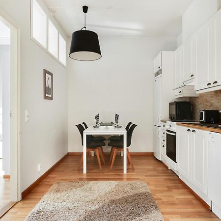 Kotimaailma Apartments Kamppi - 2Br For 4 Persons Helsinki Exterior photo